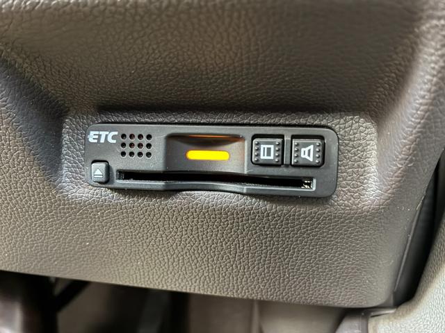 フリードハイブリッド ハイブリッド・Gホンダセンシング 純正9インチナビ CD DVD AM FM フルセグ Bluetooth バックカメラ ETC 両側電動パワースライドドア フルオートエアコン フロアマット ドアバイザー(4枚目)