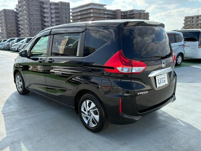 フリードハイブリッド ハイブリッド・Gホンダセンシング 純正9インチナビ CD DVD AM FM フルセグ Bluetooth バックカメラ ETC 両側電動パワースライドドア フルオートエアコン フロアマット ドアバイザー(8枚目)