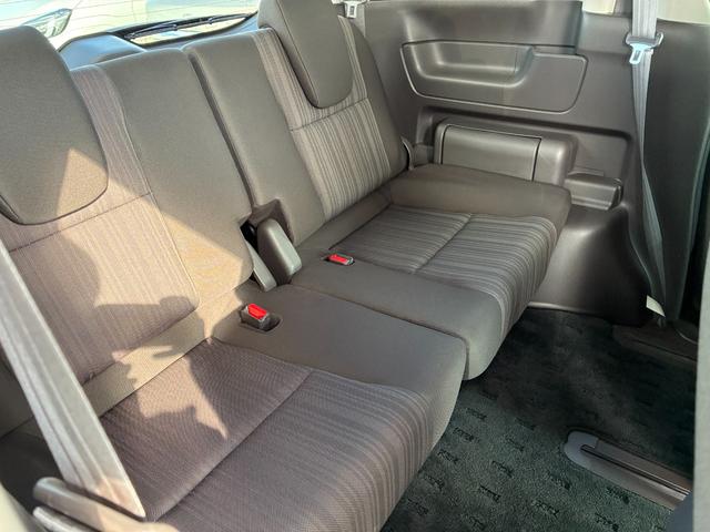 フリードハイブリッド ハイブリッド・Gホンダセンシング 純正9インチナビ CD DVD AM FM フルセグ Bluetooth バックカメラ ETC 両側電動パワースライドドア フルオートエアコン フロアマット ドアバイザー(17枚目)