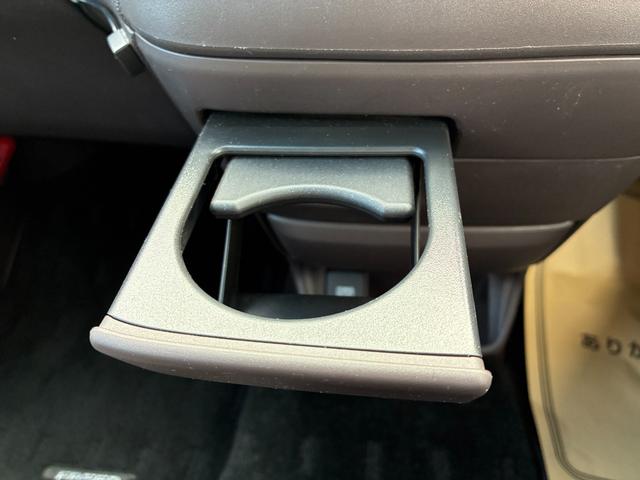 フリードハイブリッド ハイブリッド・Gホンダセンシング 純正9インチナビ CD DVD AM FM フルセグ Bluetooth バックカメラ ETC 両側電動パワースライドドア フルオートエアコン フロアマット ドアバイザー(21枚目)