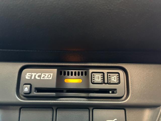 ＺＲ－Ｖ ｅ：ＨＥＶＺ　純正コネクトナビ　ＡＭ　ＦＭ　フルセグ　Ｂｌｕｅｔｏｏｔｈ　バックカメラ　マルチビューカメラ　フルオートエアコン　純正ドラレコ　ＥＴＣ　シートヒーター　パワーテールゲート　ステアリングヒーター（3枚目）