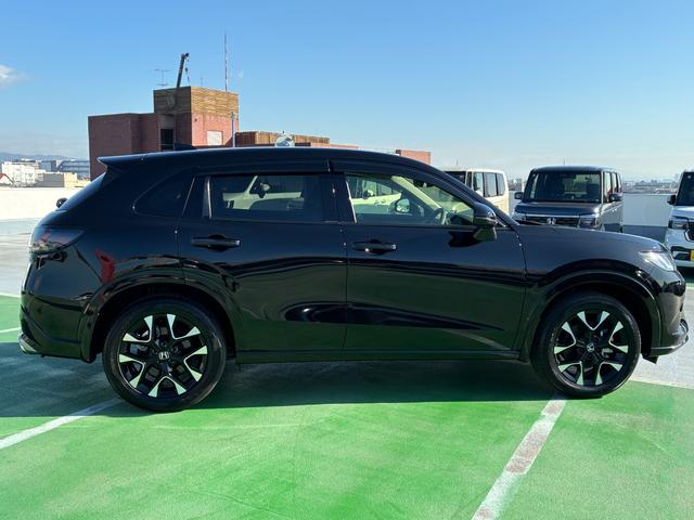 ＺＲ－Ｖ ｅ：ＨＥＶＺ　純正コネクトナビ　ＡＭ　ＦＭ　フルセグ　Ｂｌｕｅｔｏｏｔｈ　バックカメラ　マルチビューカメラ　フルオートエアコン　純正ドラレコ　ＥＴＣ　シートヒーター　パワーテールゲート　ステアリングヒーター（11枚目）