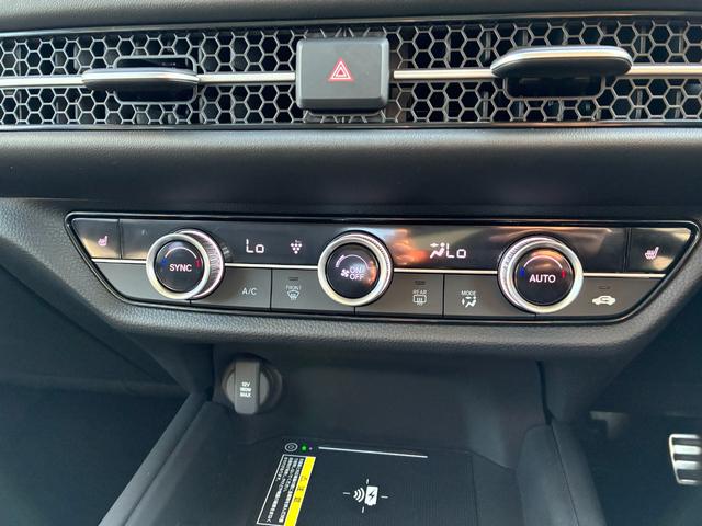 ＺＲ－Ｖ ｅ：ＨＥＶＺ　純正コネクトナビ　ＡＭ　ＦＭ　フルセグ　Ｂｌｕｅｔｏｏｔｈ　バックカメラ　マルチビューカメラ　フルオートエアコン　純正ドラレコ　ＥＴＣ　シートヒーター　パワーテールゲート　ステアリングヒーター（15枚目）