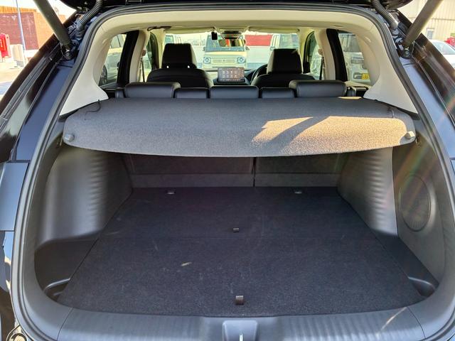 ＺＲ－Ｖ ｅ：ＨＥＶＺ　純正コネクトナビ　ＡＭ　ＦＭ　フルセグ　Ｂｌｕｅｔｏｏｔｈ　バックカメラ　マルチビューカメラ　フルオートエアコン　純正ドラレコ　ＥＴＣ　シートヒーター　パワーテールゲート　ステアリングヒーター（19枚目）