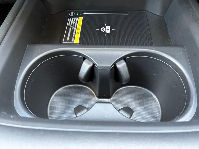 ＺＲ－Ｖ ｅ：ＨＥＶＺ　純正コネクトナビ　ＡＭ　ＦＭ　フルセグ　Ｂｌｕｅｔｏｏｔｈ　バックカメラ　マルチビューカメラ　フルオートエアコン　純正ドラレコ　ＥＴＣ　シートヒーター　パワーテールゲート　ステアリングヒーター（24枚目）