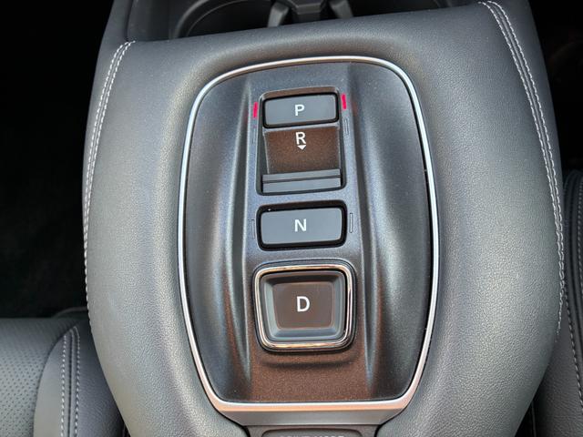 ＺＲ－Ｖ ｅ：ＨＥＶＺ　純正コネクトナビ　ＡＭ　ＦＭ　フルセグ　Ｂｌｕｅｔｏｏｔｈ　バックカメラ　マルチビューカメラ　フルオートエアコン　純正ドラレコ　ＥＴＣ　シートヒーター　パワーテールゲート　ステアリングヒーター（29枚目）