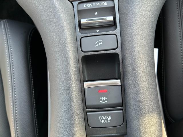 ＺＲ－Ｖ ｅ：ＨＥＶＺ　純正コネクトナビ　ＡＭ　ＦＭ　フルセグ　Ｂｌｕｅｔｏｏｔｈ　バックカメラ　マルチビューカメラ　フルオートエアコン　純正ドラレコ　ＥＴＣ　シートヒーター　パワーテールゲート　ステアリングヒーター（30枚目）