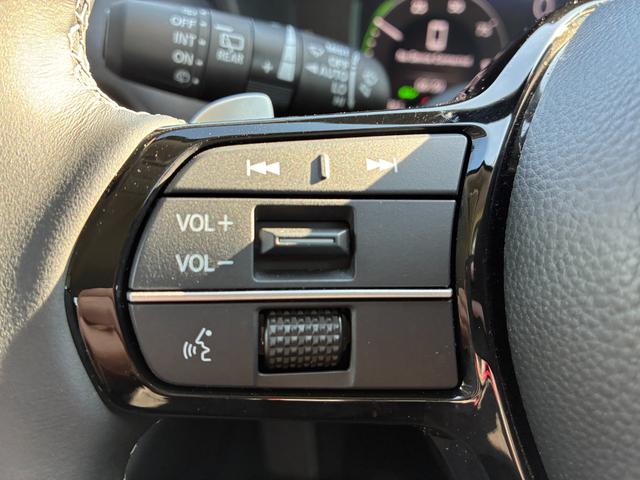 ＺＲ－Ｖ ｅ：ＨＥＶＺ　純正コネクトナビ　ＡＭ　ＦＭ　フルセグ　Ｂｌｕｅｔｏｏｔｈ　バックカメラ　マルチビューカメラ　フルオートエアコン　純正ドラレコ　ＥＴＣ　シートヒーター　パワーテールゲート　ステアリングヒーター（34枚目）