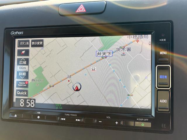 フリード Ｇ　純正７インチナビ　ＣＤ　ＤＶＤ　ＡＭ　ＦＭ　フルセグ　ミュージックラック　Ｂｌｕｅｔｏｏｔｈ　バックカメラ　フルオートエアコン　シートヒーター　両側電動パワースライドドア　後席サンシェード　ドラレコ（2枚目）