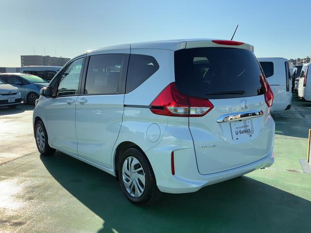 フリード Ｇ　純正７インチナビ　ＣＤ　ＤＶＤ　ＡＭ　ＦＭ　フルセグ　ミュージックラック　Ｂｌｕｅｔｏｏｔｈ　バックカメラ　フルオートエアコン　シートヒーター　両側電動パワースライドドア　後席サンシェード　ドラレコ（8枚目）