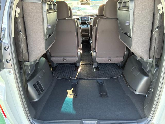 フリード Ｇ　純正７インチナビ　ＣＤ　ＤＶＤ　ＡＭ　ＦＭ　フルセグ　ミュージックラック　Ｂｌｕｅｔｏｏｔｈ　バックカメラ　フルオートエアコン　シートヒーター　両側電動パワースライドドア　後席サンシェード　ドラレコ（20枚目）