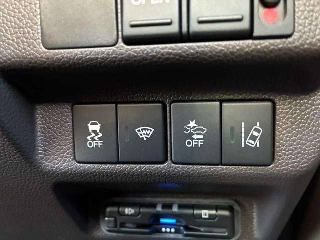 フリード Ｇ　純正７インチナビ　ＣＤ　ＤＶＤ　ＡＭ　ＦＭ　フルセグ　ミュージックラック　Ｂｌｕｅｔｏｏｔｈ　バックカメラ　フルオートエアコン　シートヒーター　両側電動パワースライドドア　後席サンシェード　ドラレコ（31枚目）