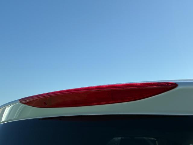 フリード Ｇ　純正７インチナビ　ＣＤ　ＤＶＤ　ＡＭ　ＦＭ　フルセグ　ミュージックラック　Ｂｌｕｅｔｏｏｔｈ　バックカメラ　フルオートエアコン　シートヒーター　両側電動パワースライドドア　後席サンシェード　ドラレコ（41枚目）