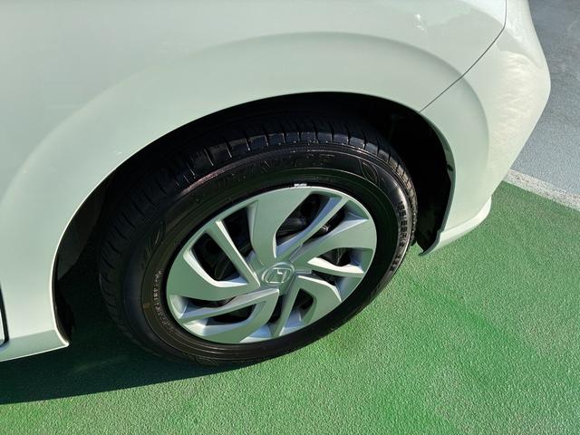 フリード Ｇ　純正７インチナビ　ＣＤ　ＤＶＤ　ＡＭ　ＦＭ　フルセグ　ミュージックラック　Ｂｌｕｅｔｏｏｔｈ　バックカメラ　フルオートエアコン　シートヒーター　両側電動パワースライドドア　後席サンシェード　ドラレコ（47枚目）