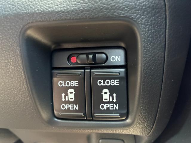 Ｎ－ＢＯＸ ＧＳＳパッケージ　純正ナビ　ＣＤ　ＤＶＤ　ＡＭ　ＦＭ　バックカメラ　フルオートエアコン　両側電動パワースライドドア　ＥＴＣ（3枚目）