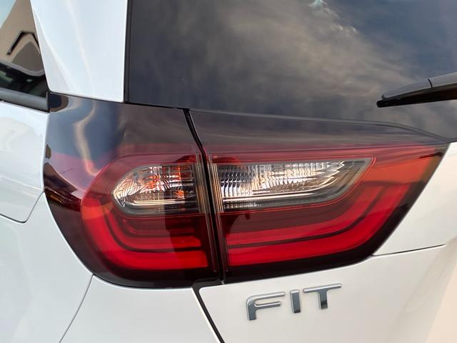 フィット ベーシック　純正ナビ　ＣＤ　ＤＶＤ　ＡＭ　ＦＭ　ＴＶフルセグ　ミュージックラック　Ｂｌｕｅｔｏｏｔｈ　バックカメラ　ブレーキホールド　フルオートエアコン　ＡＣＣ　ＥＴＣ（36枚目）