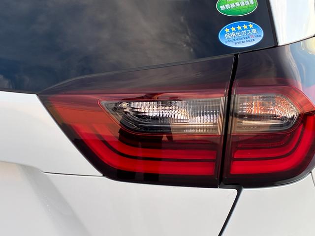 フィット ベーシック　純正ナビ　ＣＤ　ＤＶＤ　ＡＭ　ＦＭ　ＴＶフルセグ　ミュージックラック　Ｂｌｕｅｔｏｏｔｈ　バックカメラ　ブレーキホールド　フルオートエアコン　ＡＣＣ　ＥＴＣ（37枚目）