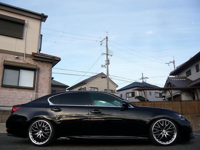ＧＳ ＧＳ４５０ｈ　バージョンＬ　２０ＡＷ　イデアルトゥルーヴァ車高調　後期仕様　エアロ　３眼ＬＥＤヘッドライト　黒本革シート　ドライバーモニターカメラ　フルセグＴＶ　バックカメラ　Ｂｌｕｅｔｏｏｔｈ接続（2枚目）