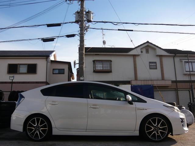 プリウス Ｓツーリングセレクション・Ｇ’ｓ　１８ＡＷ　ストラーダナビ　フルセグＴＶ　Ｂｌｕｅｔｏｏｔｈ接続　バックカメラ（2枚目）