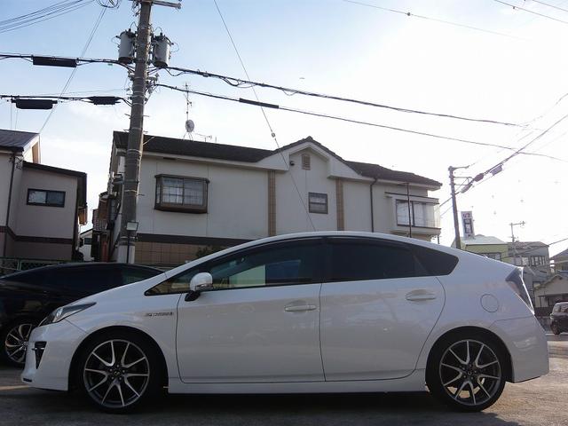 プリウス Ｓツーリングセレクション・Ｇ’ｓ　１８ＡＷ　ストラーダナビ　フルセグＴＶ　Ｂｌｕｅｔｏｏｔｈ接続　バックカメラ（6枚目）