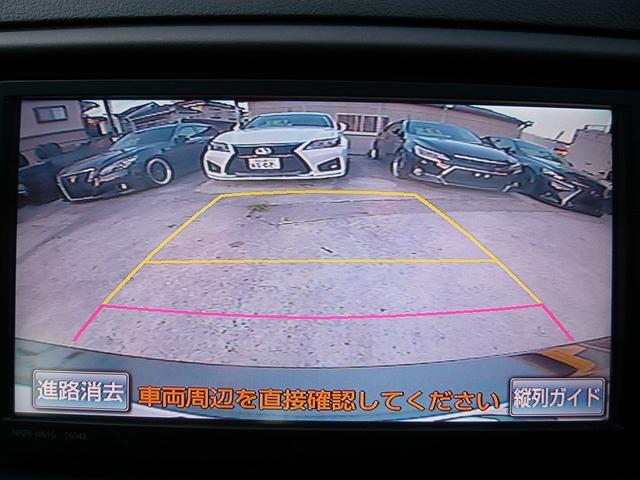 こちらのお車ですが、バックカメラ付きとなります、夜間の車庫入れの時などはあった方が安心ですよね♪