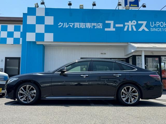 クラウンハイブリッド ＲＳアドバンス　１２．３インチオプションナビ　ＥＴＣ２．０　バックカメラ　サンルーフ　黒本革シート　シートクーラー　シートヒーター　ステアリングヒーター　電動パーキングブレーキ　フルセグ視聴　ワンオーナー（10枚目）