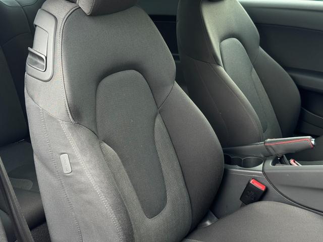 ＴＴクーペ １．８ＴＦＳＩ　純正ナビ　ＥＴＣ　バックカメラ　電動リアウイング　オートライト　横滑り防止装置　パドルシフト　ステアリングスイッチ　フルセグ視聴　Ｂｌｕｅｔｏｏｔｈ接続（12枚目）