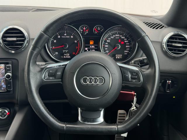 ＴＴクーペ １．８ＴＦＳＩ　純正ナビ　ＥＴＣ　バックカメラ　電動リアウイング　オートライト　横滑り防止装置　パドルシフト　ステアリングスイッチ　フルセグ視聴　Ｂｌｕｅｔｏｏｔｈ接続（16枚目）