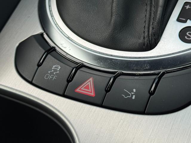 ＴＴクーペ １．８ＴＦＳＩ　純正ナビ　ＥＴＣ　バックカメラ　電動リアウイング　オートライト　横滑り防止装置　パドルシフト　ステアリングスイッチ　フルセグ視聴　Ｂｌｕｅｔｏｏｔｈ接続（33枚目）