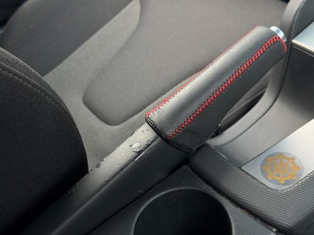 ＴＴクーペ １．８ＴＦＳＩ　純正ナビ　ＥＴＣ　バックカメラ　電動リアウイング　オートライト　横滑り防止装置　パドルシフト　ステアリングスイッチ　フルセグ視聴　Ｂｌｕｅｔｏｏｔｈ接続（34枚目）