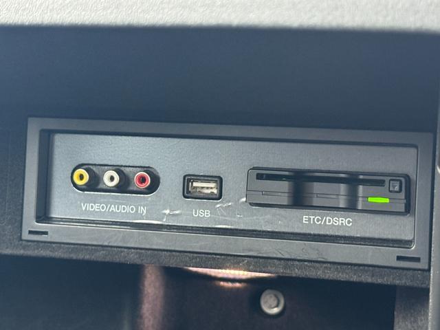 ＴＴクーペ １．８ＴＦＳＩ　純正ナビ　ＥＴＣ　バックカメラ　電動リアウイング　オートライト　横滑り防止装置　パドルシフト　ステアリングスイッチ　フルセグ視聴　Ｂｌｕｅｔｏｏｔｈ接続（36枚目）