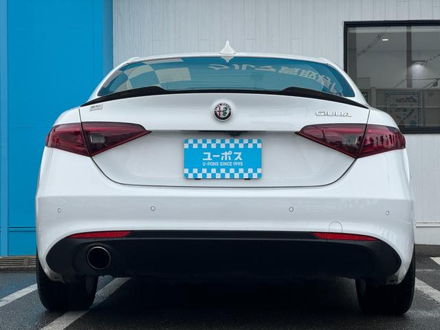 ジュリア ベースグレード　ＣＡＲ　ＰＬＡＹ接続　ＥＴＣ　バックカメラ　アイドリングストップ　ステアリングスイッチ　クルーズコントロール　プッシュスタート　Ｂｌｕｅｔｏｏｔｈ接続（8枚目）