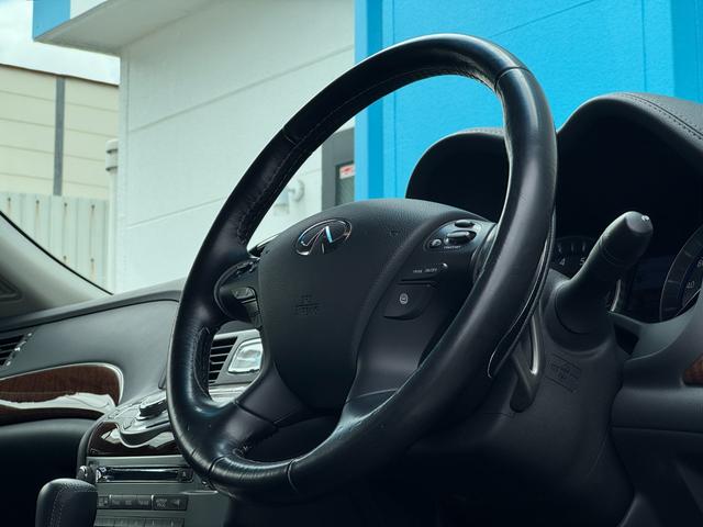 フーガ ３７０ＧＴ　タイプＳ　純正ナビ　ＥＴＣ　全方位カメラ　本革シート　プッシュスタート　シートヒーター　シートクーラー　ドライブレコーダー　ステアリングスイッチ　クルーズコントロール（21枚目）