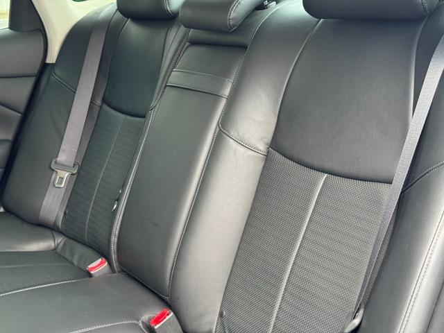 フーガ ３７０ＧＴ　タイプＳ　純正ナビ　ＥＴＣ　全方位カメラ　本革シート　プッシュスタート　シートヒーター　シートクーラー　ドライブレコーダー　ステアリングスイッチ　クルーズコントロール（23枚目）
