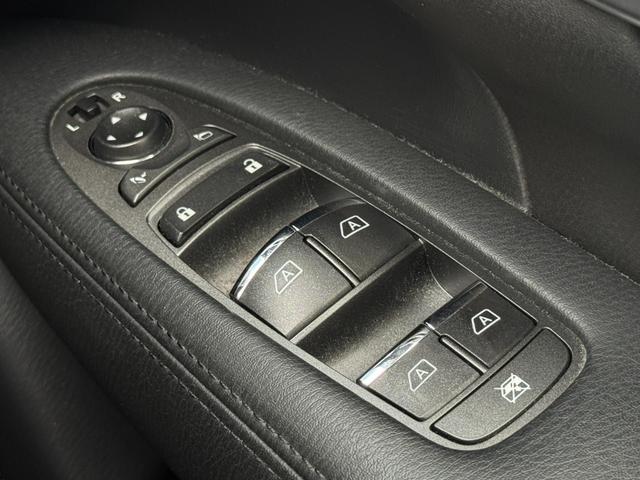 フーガ ３７０ＧＴ　タイプＳ　純正ナビ　ＥＴＣ　全方位カメラ　本革シート　プッシュスタート　シートヒーター　シートクーラー　ドライブレコーダー　ステアリングスイッチ　クルーズコントロール（26枚目）