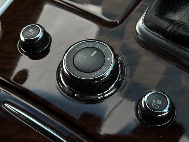 フーガ ３７０ＧＴ　タイプＳ　純正ナビ　ＥＴＣ　全方位カメラ　本革シート　プッシュスタート　シートヒーター　シートクーラー　ドライブレコーダー　ステアリングスイッチ　クルーズコントロール（40枚目）