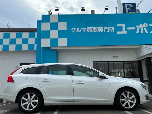 V60 D4 SE 純正ナビ ETC バックカメラ ベージュレザーシート 電動パーキングブレーキ 前後ドライブレコーダー プッシュスタート クルーズコントロール シートヒーター ステアリングスイッチ(7枚目)