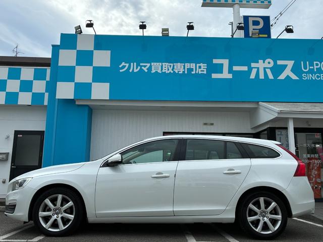 V60 D4 SE 純正ナビ ETC バックカメラ ベージュレザーシート 電動パーキングブレーキ 前後ドライブレコーダー プッシュスタート クルーズコントロール シートヒーター ステアリングスイッチ(8枚目)