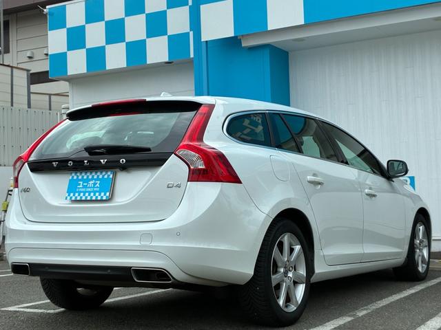 V60 D4 SE 純正ナビ ETC バックカメラ ベージュレザーシート 電動パーキングブレーキ 前後ドライブレコーダー プッシュスタート クルーズコントロール シートヒーター ステアリングスイッチ(12枚目)
