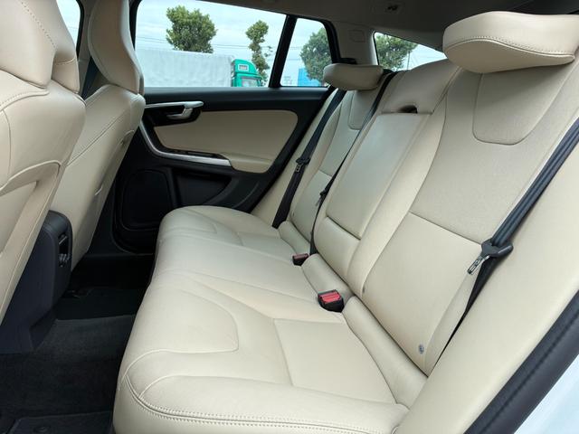 V60 D4 SE 純正ナビ ETC バックカメラ ベージュレザーシート 電動パーキングブレーキ 前後ドライブレコーダー プッシュスタート クルーズコントロール シートヒーター ステアリングスイッチ(22枚目)