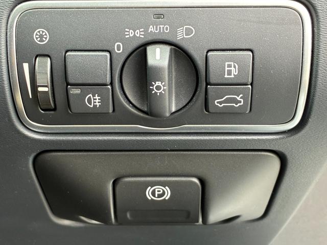 V60 D4 SE 純正ナビ ETC バックカメラ ベージュレザーシート 電動パーキングブレーキ 前後ドライブレコーダー プッシュスタート クルーズコントロール シートヒーター ステアリングスイッチ(32枚目)