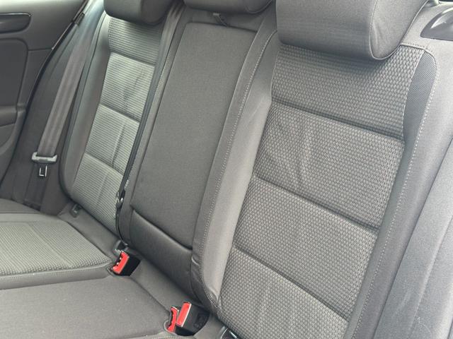 ゴルフ ＴＳＩコンフォートライン　純正ナビ　ＥＴＣ　バックカメラ　ワイヤレスキー　横滑り防止装置　オートヘッドライト　純正アルミホイール　ワンオーナー車（22枚目）