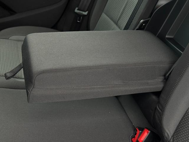 ゴルフ ＴＳＩコンフォートライン　純正ナビ　ＥＴＣ　バックカメラ　ワイヤレスキー　横滑り防止装置　オートヘッドライト　純正アルミホイール　ワンオーナー車（23枚目）