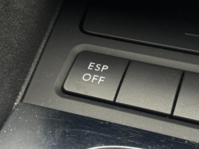 ゴルフ ＴＳＩコンフォートライン　純正ナビ　ＥＴＣ　バックカメラ　ワイヤレスキー　横滑り防止装置　オートヘッドライト　純正アルミホイール　ワンオーナー車（33枚目）