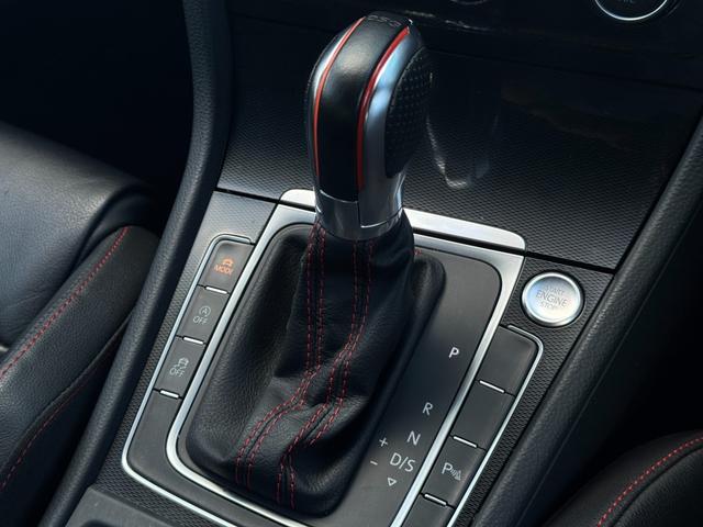 ゴルフＧＴＩ ベースグレード　純正ナビ　ＥＴＣ　コーナーセンサー　社外マフラー　本革シート　パワーシート　社外アルミホイール　プッシュスタート　ステアリングスイッチ　フルセグ視聴　Ｂｌｕｅｔｏｏｔｈ接続（37枚目）