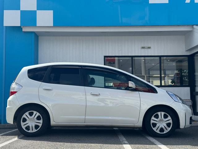 フィット Ｘ　クルーズコントロール　シートヒーター　サンルーフ　スマートキー　ワンオーナー車（6枚目）