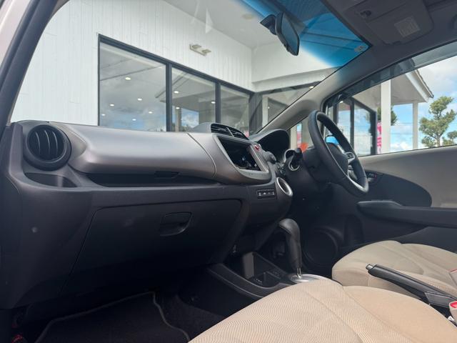 フィット Ｘ　クルーズコントロール　シートヒーター　サンルーフ　スマートキー　ワンオーナー車（13枚目）