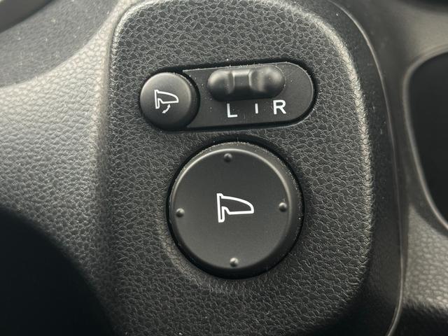 フィット Ｘ　クルーズコントロール　シートヒーター　サンルーフ　スマートキー　ワンオーナー車（23枚目）