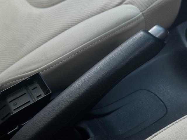 フィット Ｘ　クルーズコントロール　シートヒーター　サンルーフ　スマートキー　ワンオーナー車（32枚目）