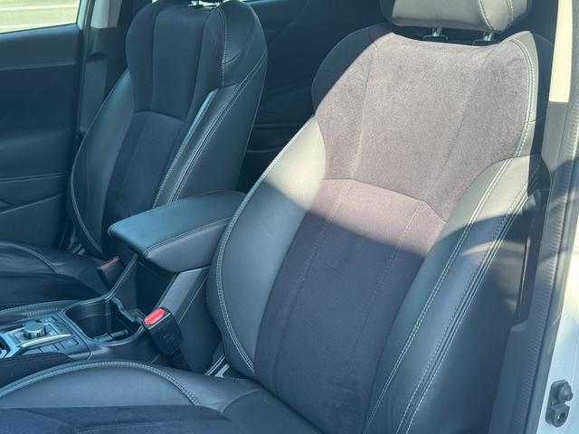 フォレスター スポーツ　ダイアトーンナビ　ＥＴＣ　バックカメラ　サイドカメラ　フロントカメラ　ハーフレザーシート　デジタルインナーミラー　全席シートヒーター　電動パーキングブレーキ　フルセグ視聴　Ｂｌｕｅｔｏｏｔｈ接続（14枚目）